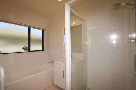 Photo of property in 24 Glencalder Place, Wattle Downs, Auckland, 2103