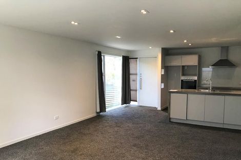 Photo of property in 11a Pinkerton Grove, Newlands, Wellington, 6037