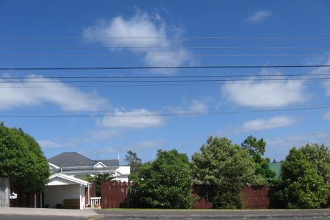 Photo of property in 1/100 Birkdale Road, Birkdale, Auckland, 0626