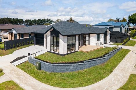 Photo of property in 4 Dame Nganeko Drive, Glenbrook, 2681