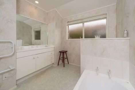 Photo of property in 63 Lakeside Drive, Orewa, 0931