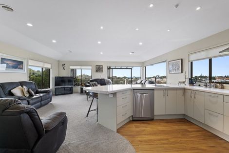 Photo of property in 11a Lemont Place, Westown, New Plymouth, 4310