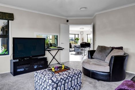 Photo of property in 40 Redwood Crescent, Hurdon, New Plymouth, 4310