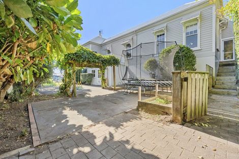 Photo of property in 62 Gilbert Street, New Plymouth, 4310