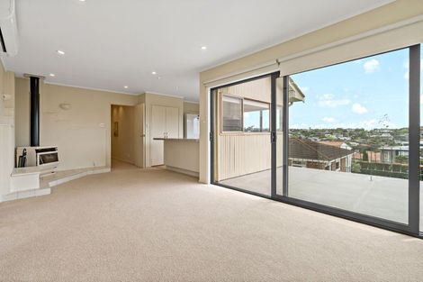 Photo of property in 18 Folkestone Street, Murrays Bay, Auckland, 0630