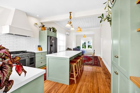 Photo of property in 67 Govett Avenue, Frankleigh Park, New Plymouth, 4310