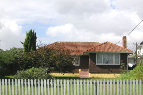 Photo of property in 36 Fairdene Avenue, Henderson, Auckland, 0610