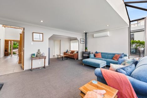 Photo of property in 19 Constable Lane, West Harbour, Auckland, 0618