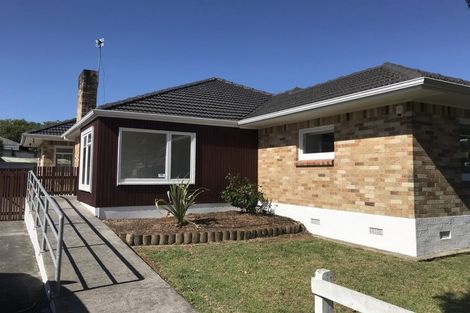 Photo of property in 22 Coles Crescent, Papakura, 2110