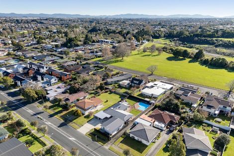 Photo of property in 27 Glen Lynne Avenue, Queenwood, Hamilton, 3210