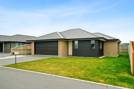 Photo of property in 6 Olearia Lane, Halswell, Christchurch, 8025