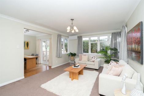 Photo of property in 2 Tranmere Road, Fairfield, Hamilton, 3214