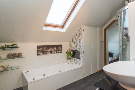 Photo of property in 1a Dulles Place, Papanui, Christchurch, 8053