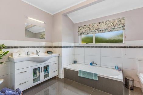 Photo of property in 7 Portage Place, Whitby, Porirua, 5024