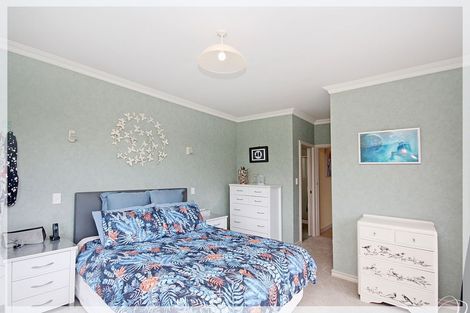 Photo of property in 54 Kawiu Road, Levin, 5510