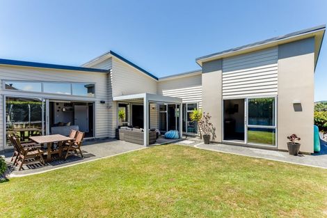 Photo of property in 28 Nelson Avenue, Aotea, Porirua, 5024
