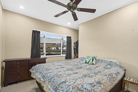 Photo of property in 2 Rere Place, Parakai, 0830