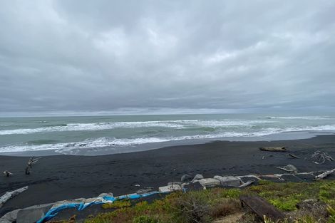 Photo of property in 12 Point Road, Mokau, 4376