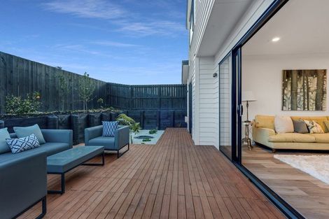 Photo of property in 10 Kotuitui Drive, Wainui, 0992