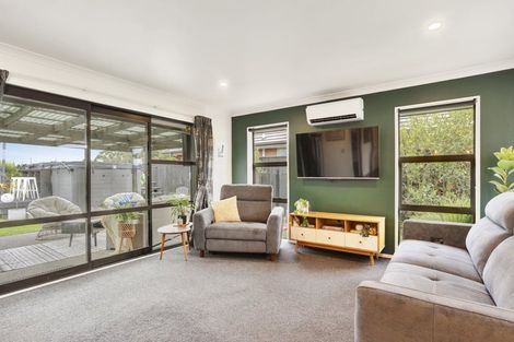 Photo of property in 13 Lancewood Way, Rangiora, 7400