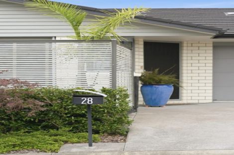 Photo of property in Waterview Estate, 28/4 Greystone Place, Omokoroa, 3114