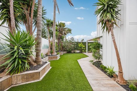 Photo of property in 9a Craig Road, Milford, Auckland, 0620