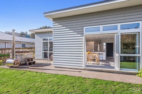 Photo of property in 90b Stokes Valley Road, Stokes Valley, Lower Hutt, 5019