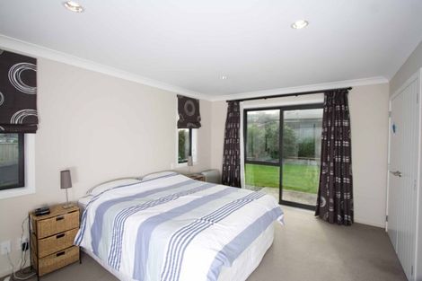 Photo of property in 160 Woodman Drive, Tawa, Wellington, 5028