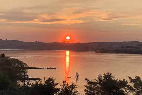 Photo of property in 10 Titri Road, Waihola, Outram, 9073