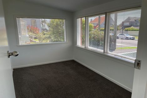 Photo of property in 1/18 Ocean View Road, Milford, Auckland, 0620