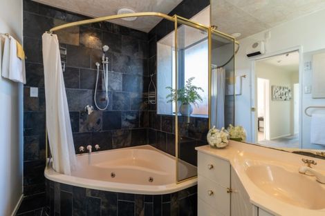 Photo of property in 16 Warren Crescent, Hillmorton, Christchurch, 8025