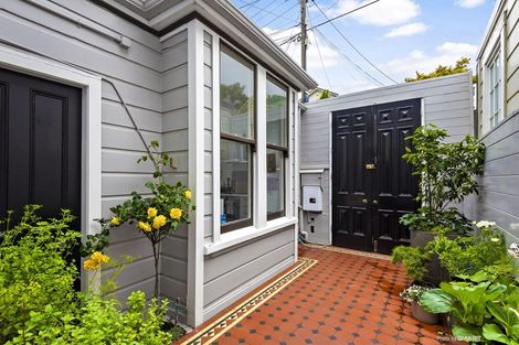 Photo of property in 18 Bidwill Street, Mount Cook, Wellington, 6021