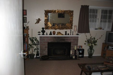 Photo of property in 26 Holmes Grove, Naenae, Lower Hutt, 5011