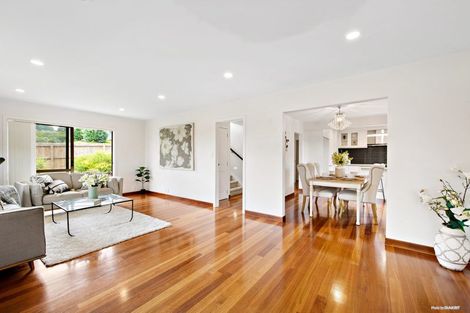 Photo of property in 2/209 Pakuranga Road, Pakuranga, Auckland, 2010