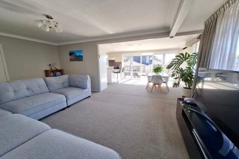 Photo of property in 21 Tarahua Road, Vogeltown, New Plymouth, 4310