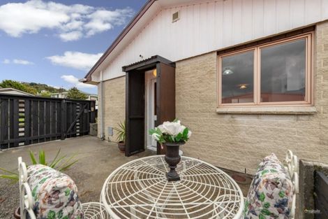 Photo of property in 2a Laurel Grove, Maungaraki, Lower Hutt, 5010
