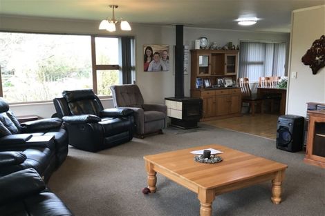 Photo of property in 39 Knorp Street, Halcombe, Feilding, 4779