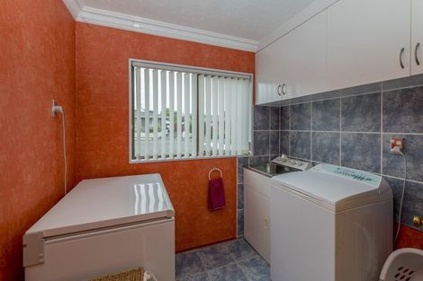 Photo of property in 16 Regal Street, Levin, 5510