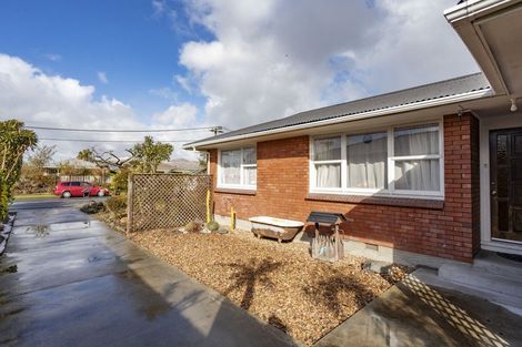 Photo of property in 90 Frensham Crescent, Woolston, Christchurch, 8062