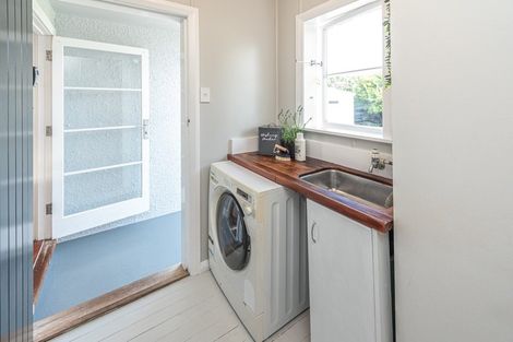 Photo of property in 5 Hurworth Place, College Estate, Whanganui, 4500