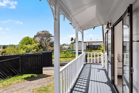 Photo of property in 2/67 West Coast Road, Glen Eden, Auckland, 0602