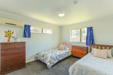 Photo of property in 99 Aquarius Drive, Kawaha Point, Rotorua, 3010