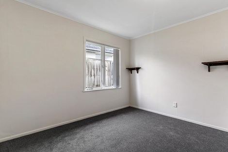 Photo of property in 47 Royal View Road, Te Atatu South, Auckland, 0610