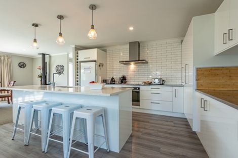 Photo of property in 20 Pegasus Place, Kelvin Grove, Palmerston North, 4414