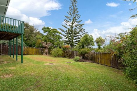 Photo of property in 12 Lewisham Street, Highland Park, Auckland, 2010