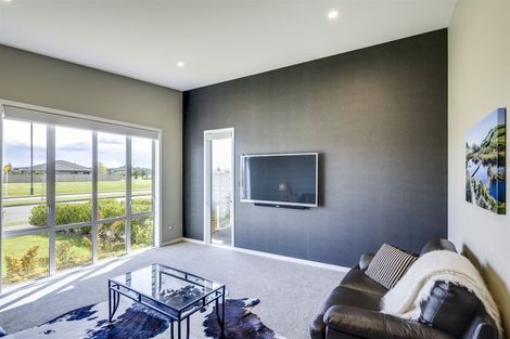 Photo of property in 88 Orotu Drive, Poraiti, Napier, 4112