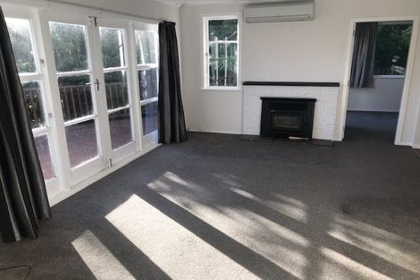 Photo of property in 39 Lowry Crescent, Stokes Valley, Lower Hutt, 5019