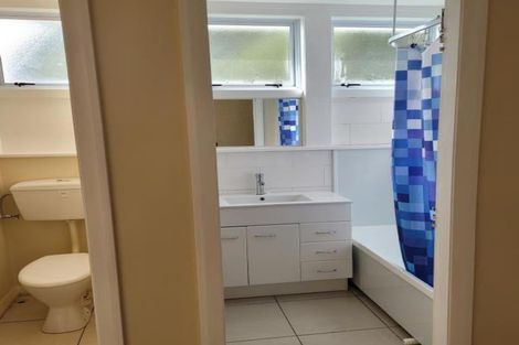 Photo of property in 27 Cook Street, Marfell, New Plymouth, 4310