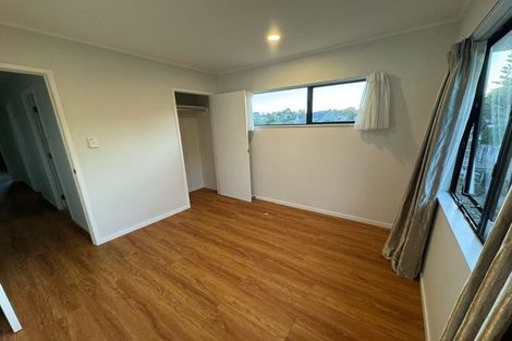 Photo of property in 1 Tableau Place, Totara Vale, Auckland, 0629
