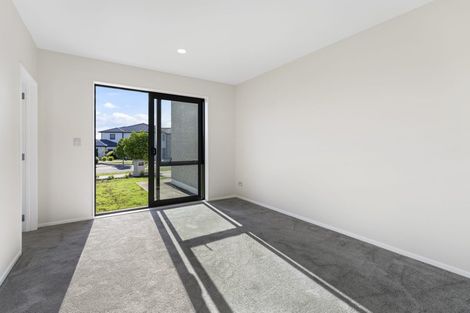 Photo of property in 17 Emerald Avenue, Rosehill, Papakura, 2113